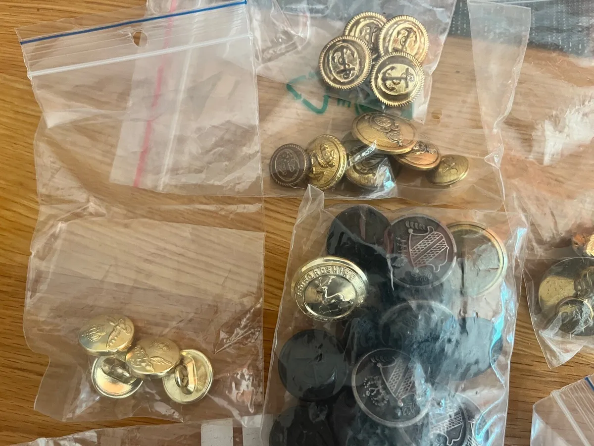 Military buttons - Image 3