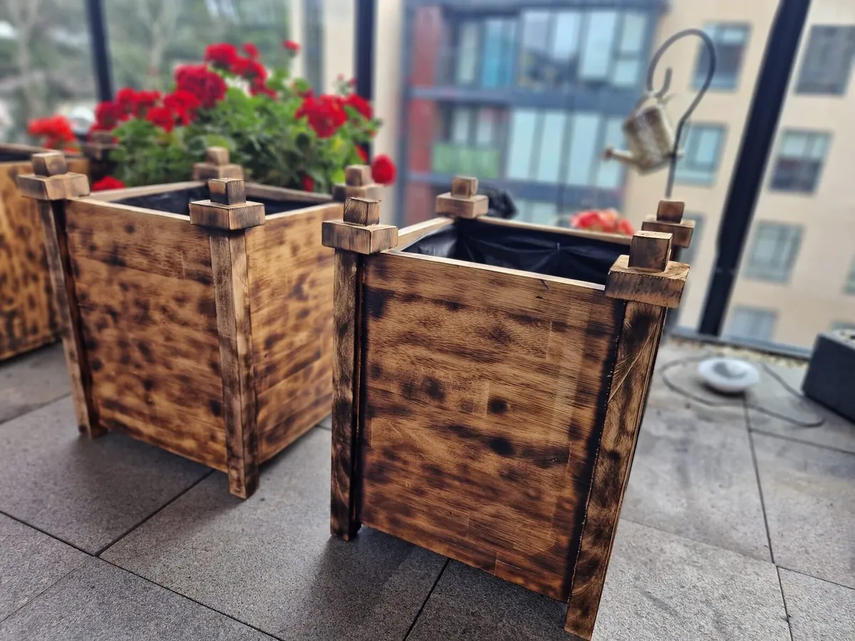 2 wooden planters - Image 3