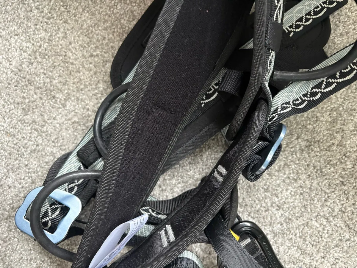 Wild country climbing harness - Image 3