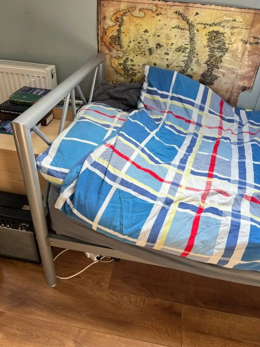 Metal single bed with mattress - Image 1
