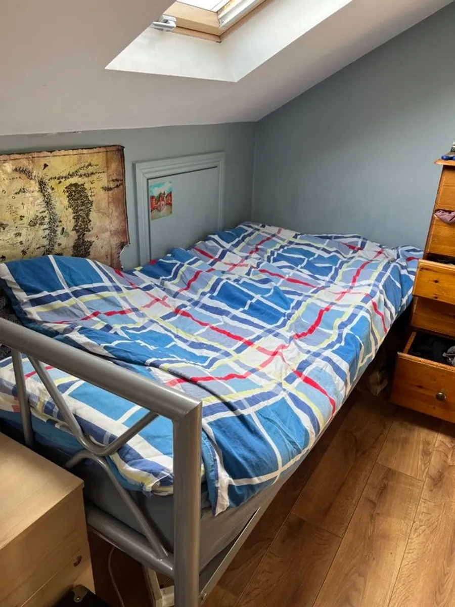 Metal single bed with mattress - Image 2