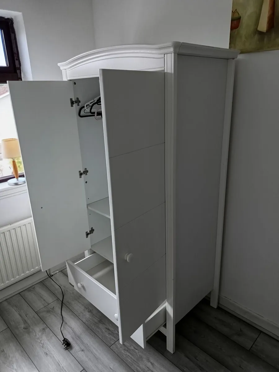 Wardrobe - Image 3