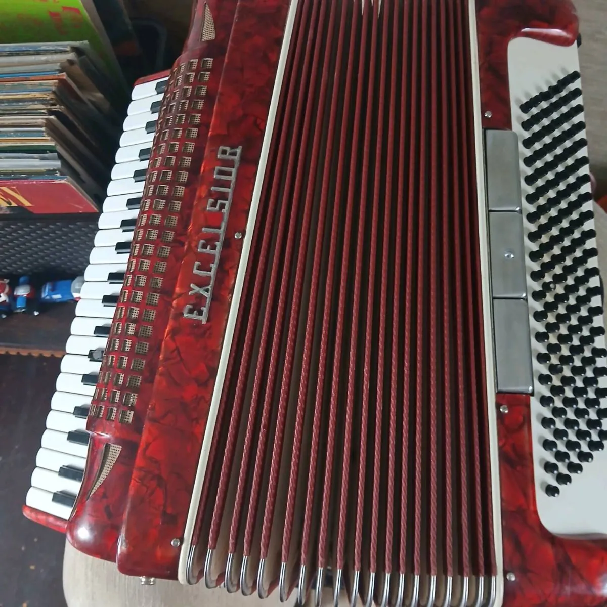 Piano according - Image 1