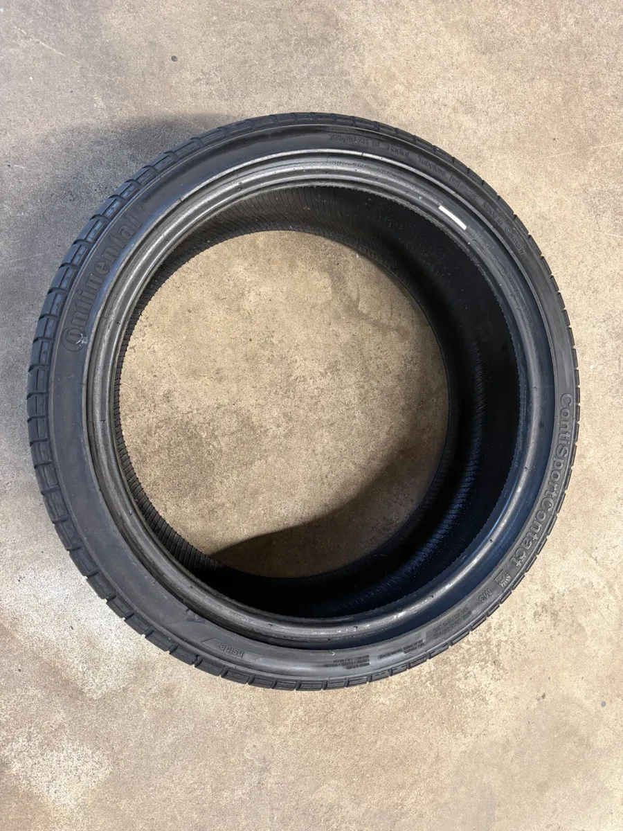 TYRE         225 / 40 ZR 19 - Image 2