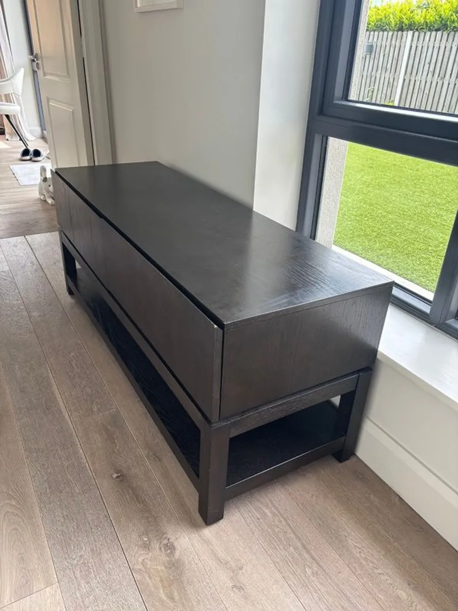 TV stand - Image 1