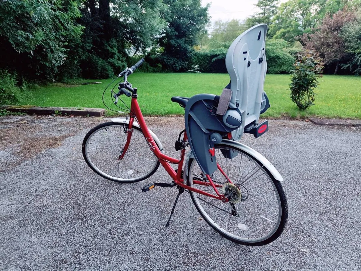 City bike with child carrier - Image 2