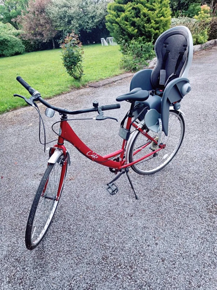 City bike with child carrier - Image 1
