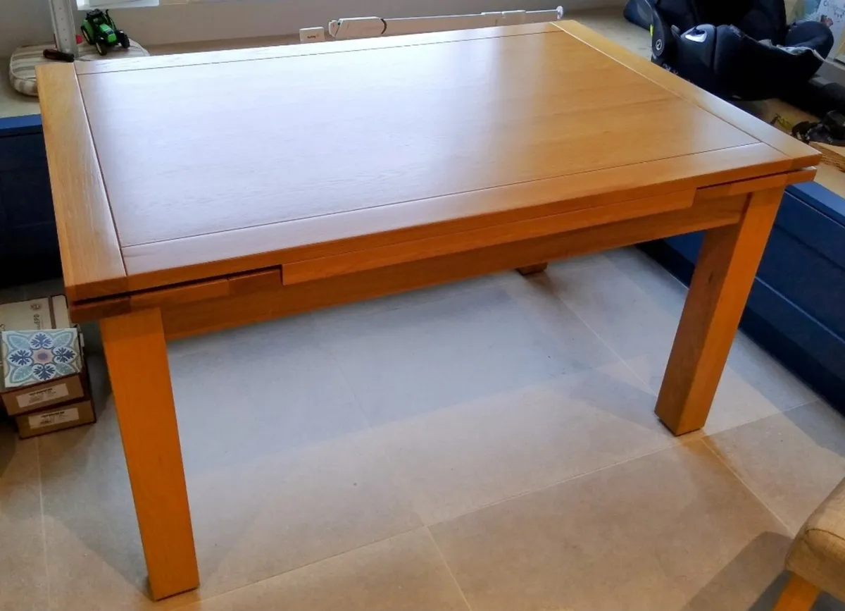 Solid Oak Extending Dining Table – Immaculate Cond - Image 2