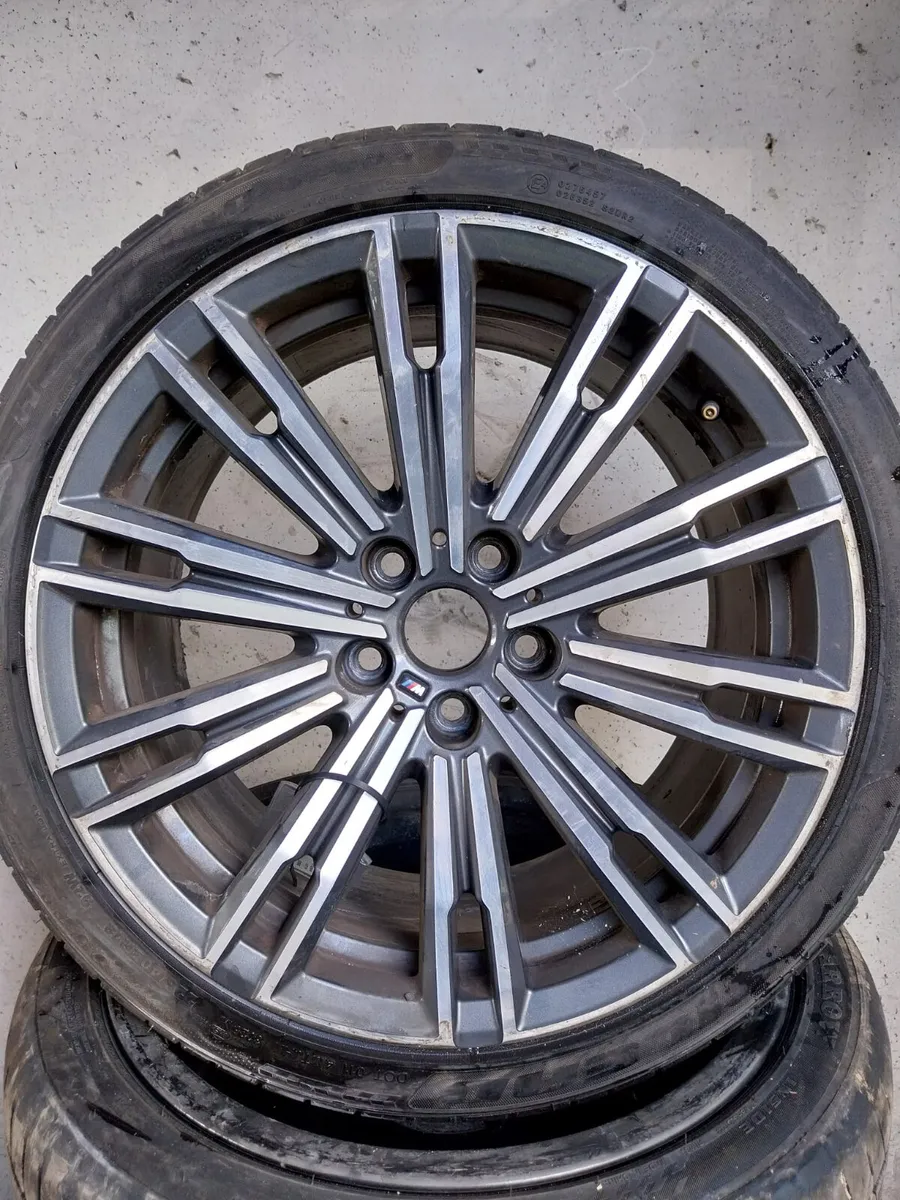 2011 Volkswagen Passat 18" Alloy Wheels Set - Image 2