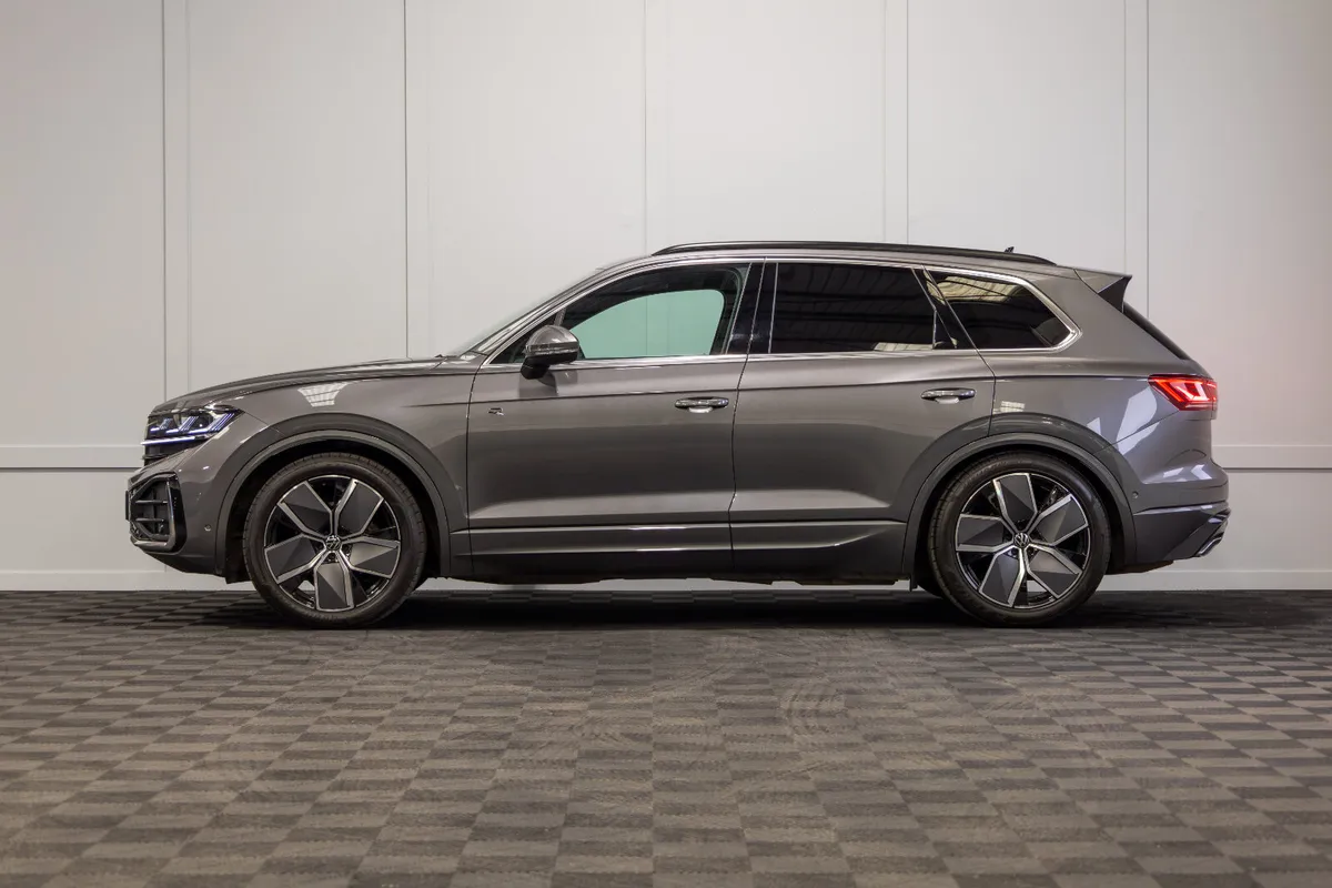 2025 Volkswagen Touareg R-Line 2 Seat Commercial - Image 3