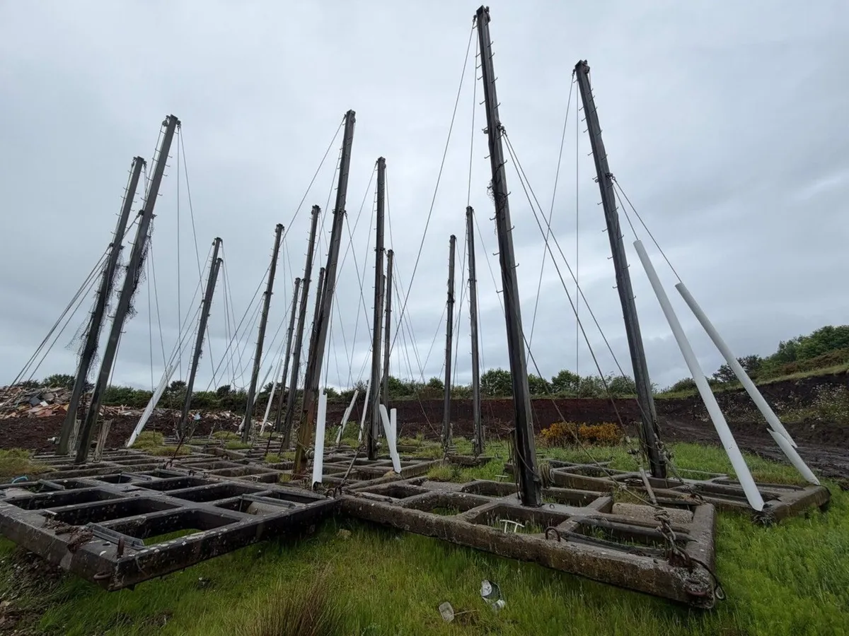 APPROX 8m LANDFILL BARRIER NETTING & CONCRETE BASE - Image 2