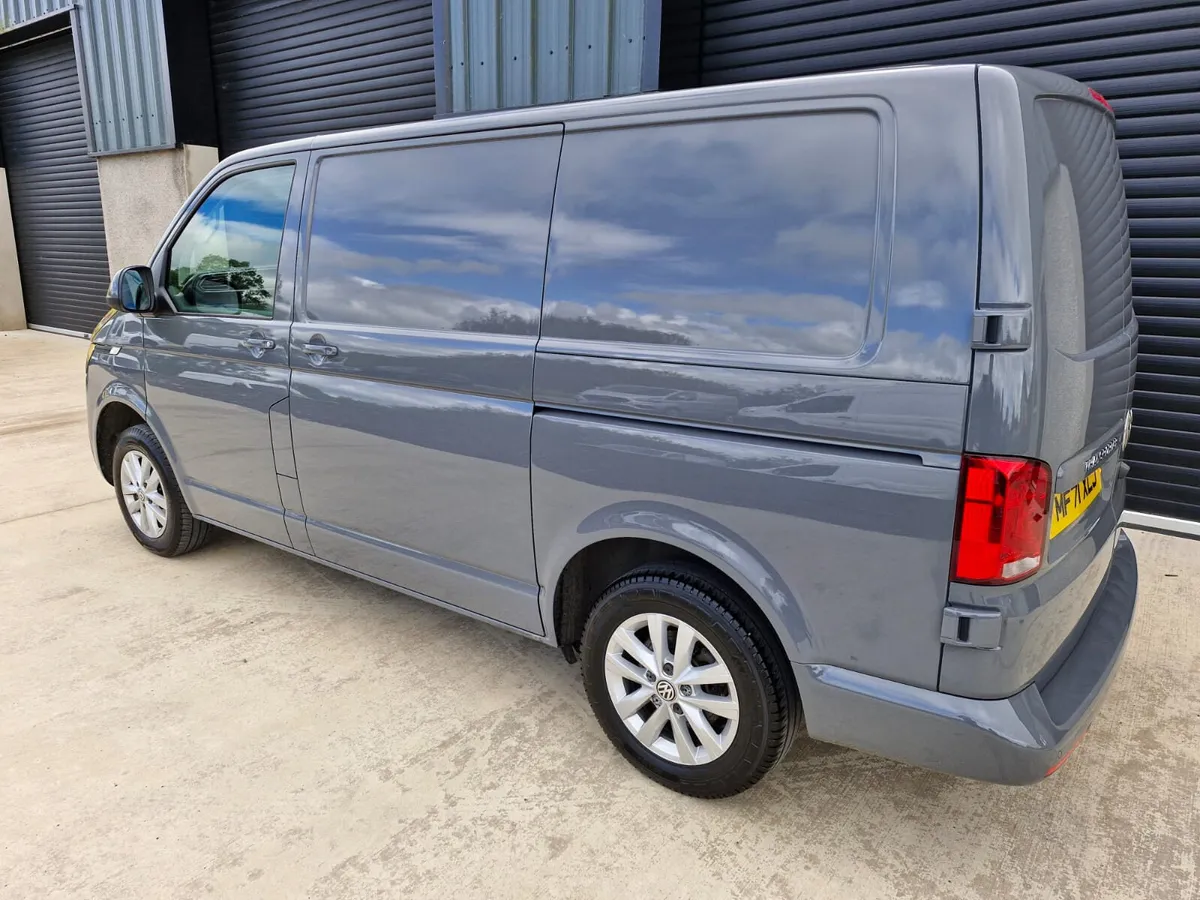 Volkswagen Transporter 2021 - Image 3