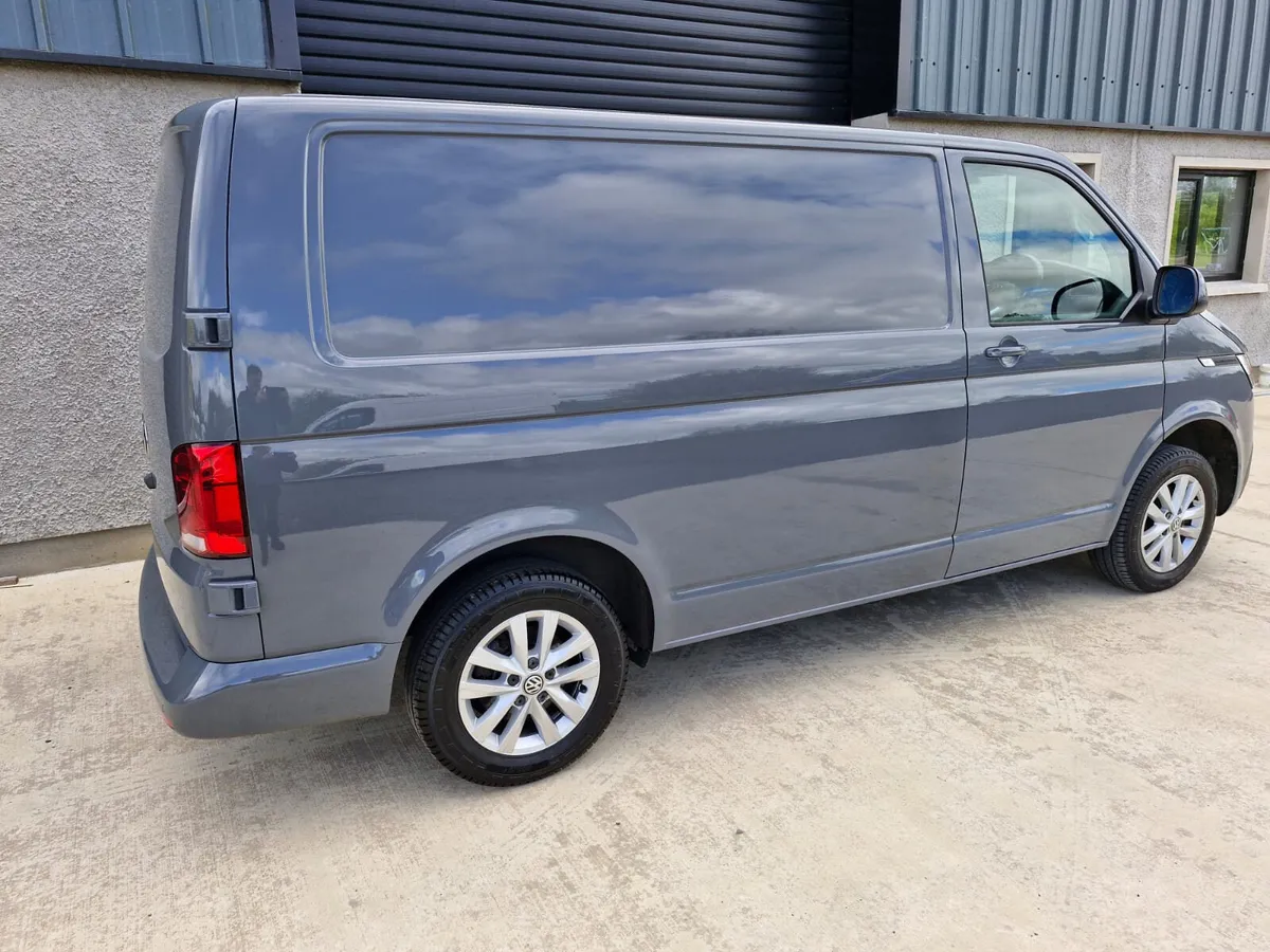 Volkswagen Transporter 2021 - Image 4