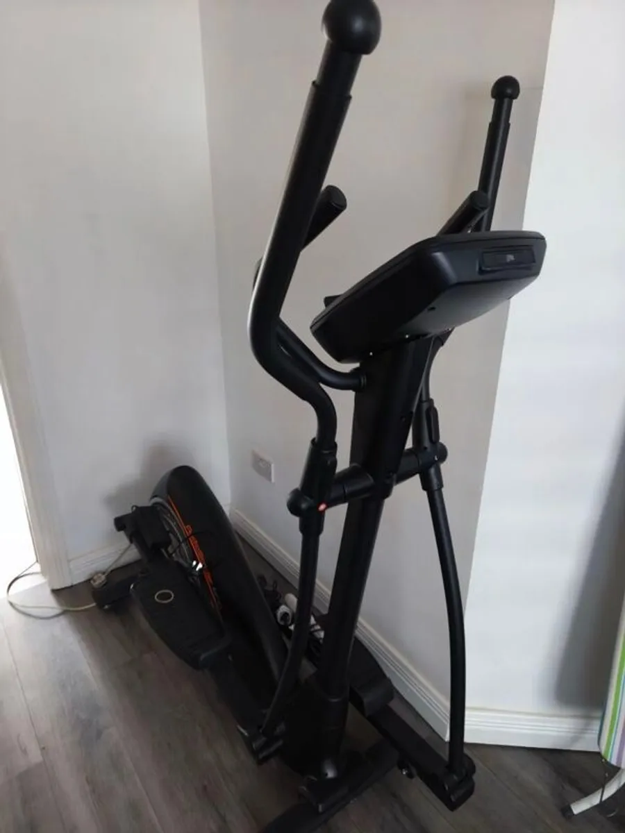 cross trainer - Image 1