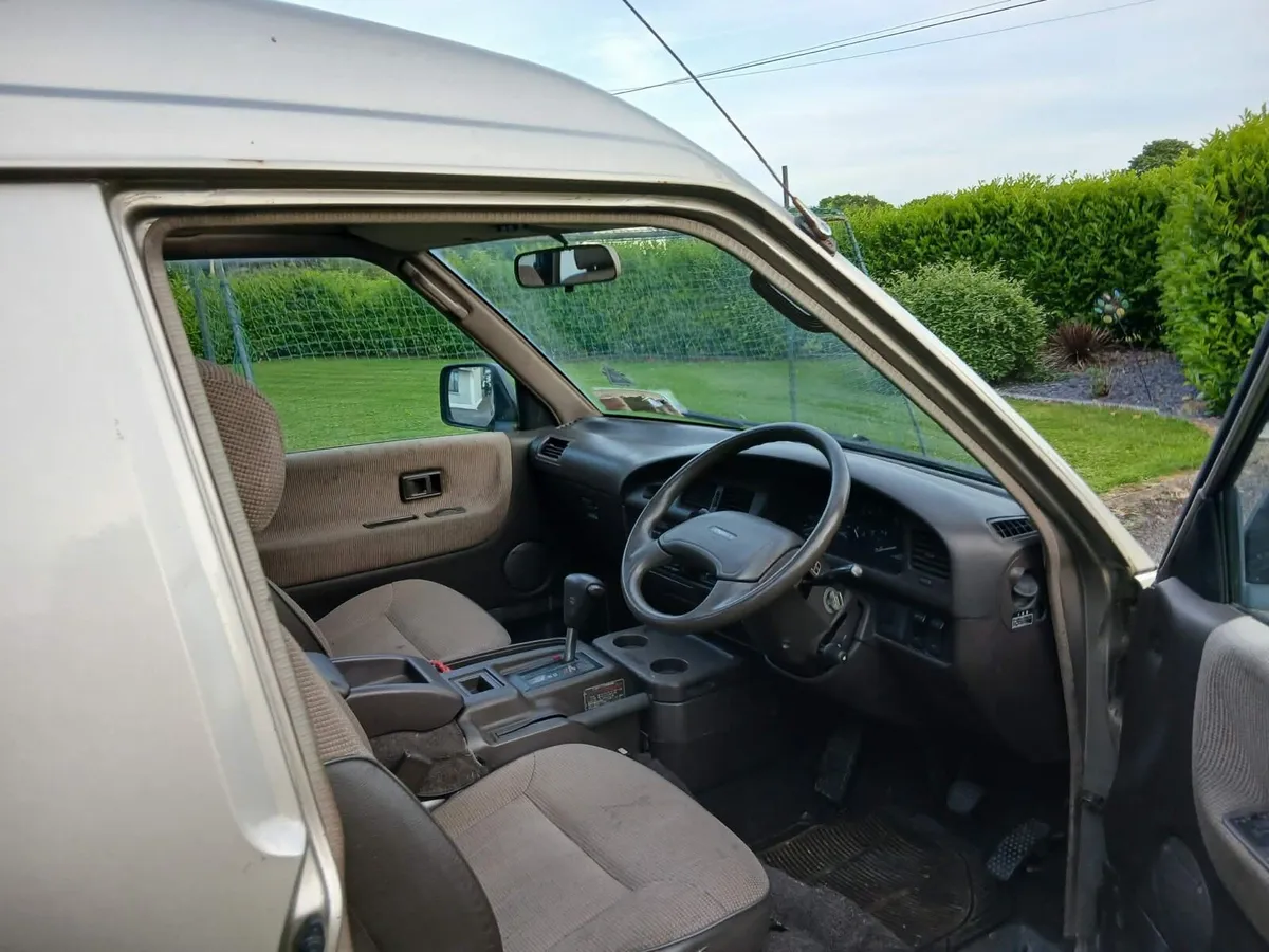 Vintage car - Image 1