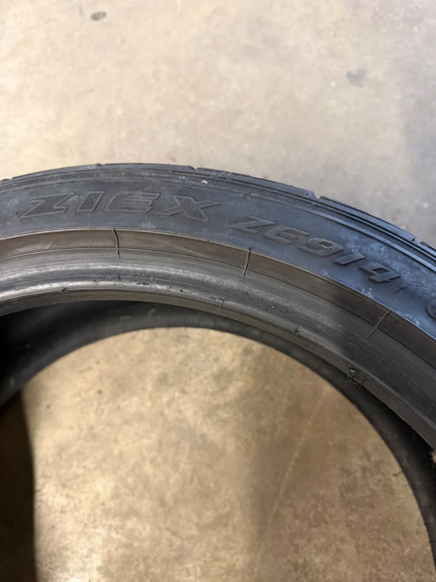 TYRE  225 / 40 R18 - Image 4