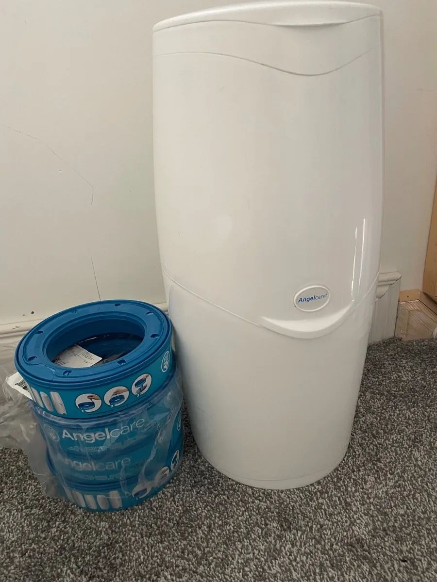 Baby nappy bin