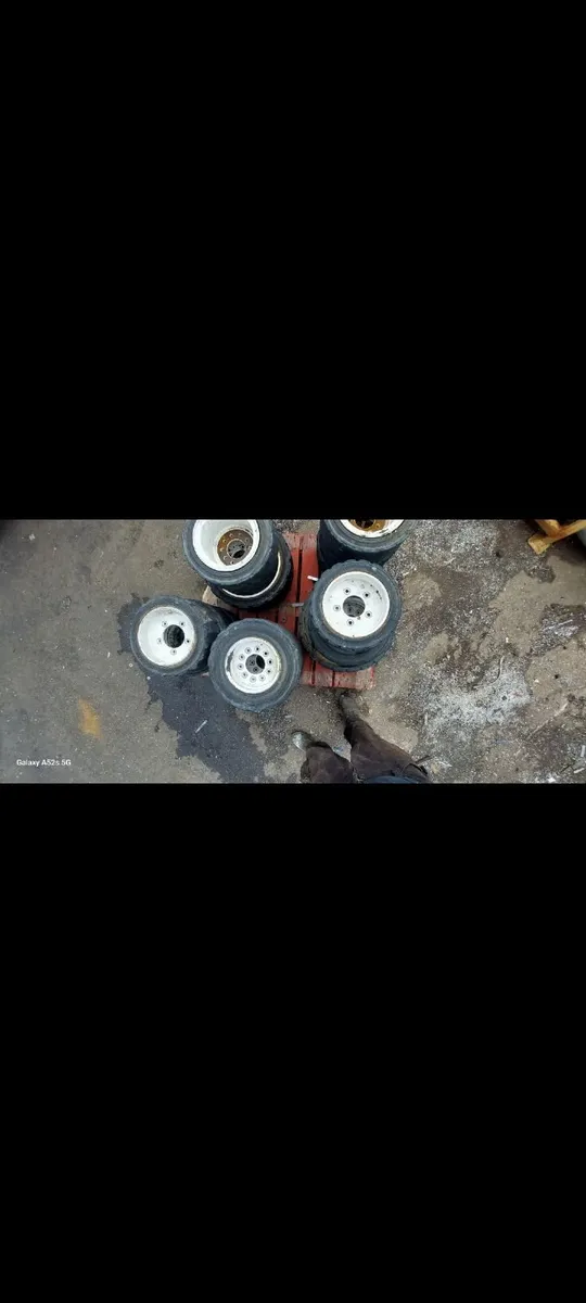 Solid  forklift  wheels - Image 4