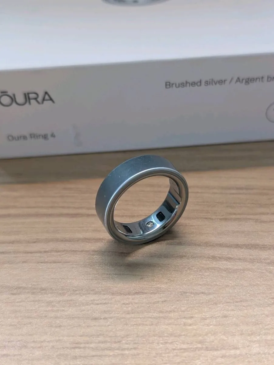 Oura Ring 4 - Size 11 - Brushed Silver - Image 1