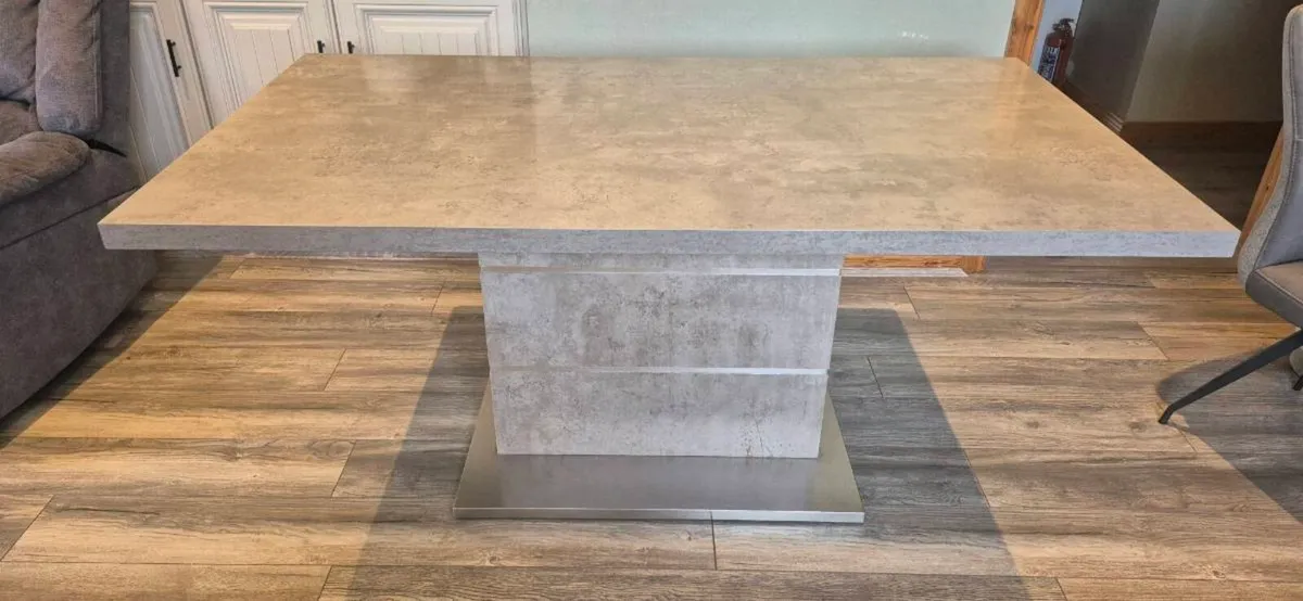 Kitchen table - Image 2