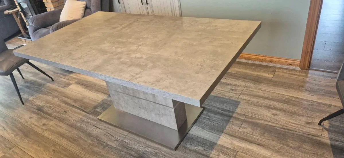 Kitchen table - Image 3