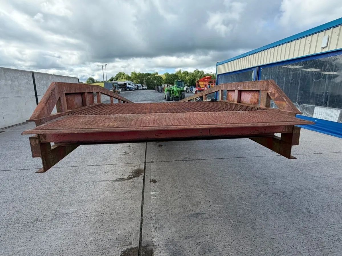 THORWORLD 10 TON MOBILE HYDRAULIC LOADING RAMP - Image 4