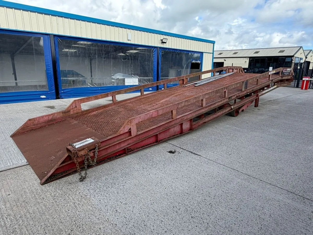 THORWORLD 10 TON MOBILE HYDRAULIC LOADING RAMP - Image 2