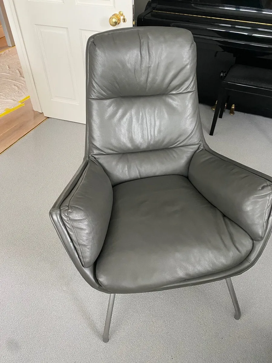 Armchair - Image 1