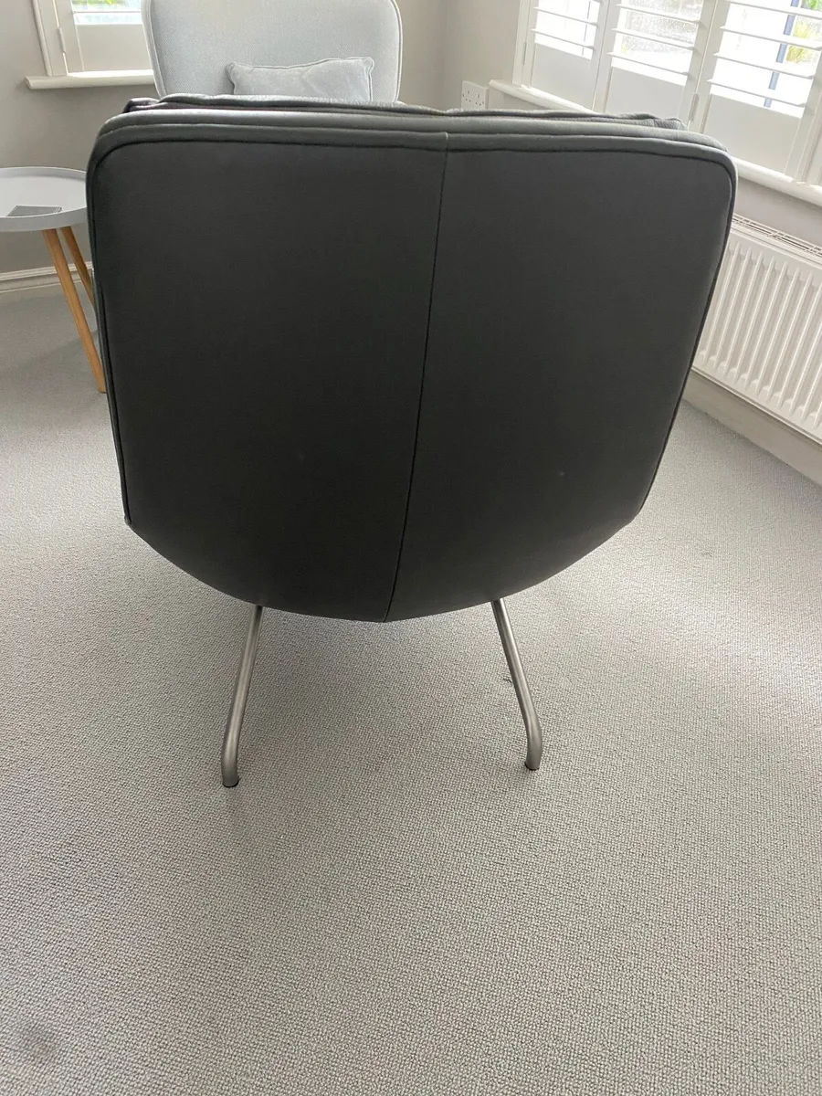 Armchair - Image 4