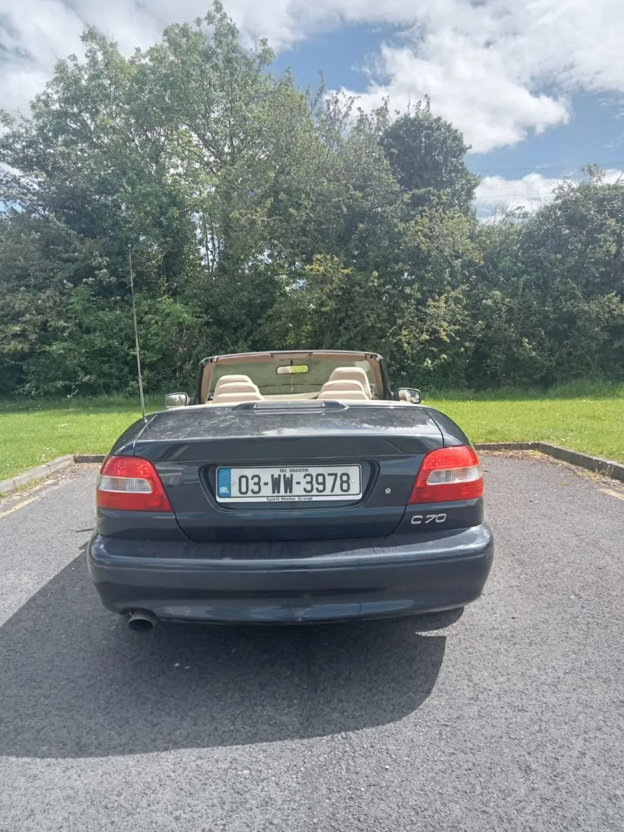 Volvo  c 70 Series  convertible - Image 2