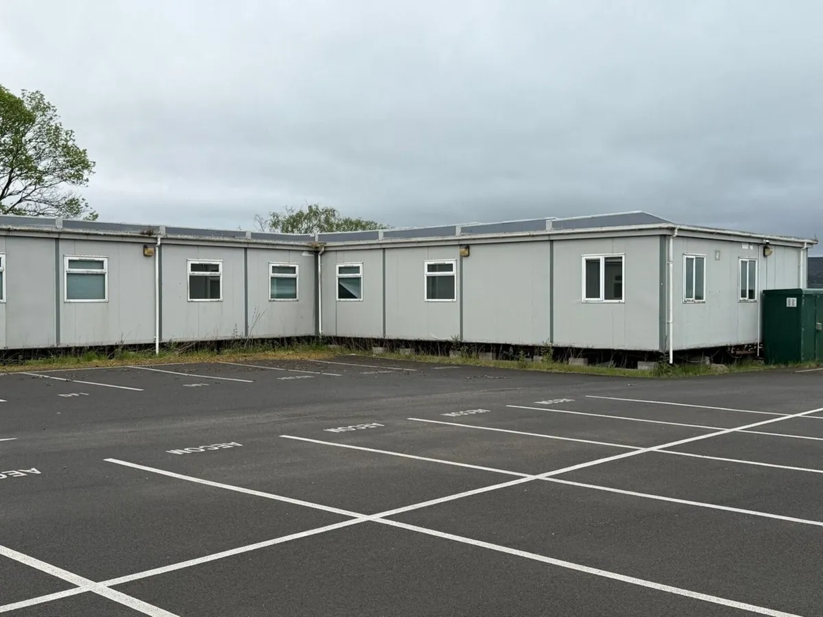 APPROX 5200sq ft 14 SECTION MODULAR BUILDING - Image 1