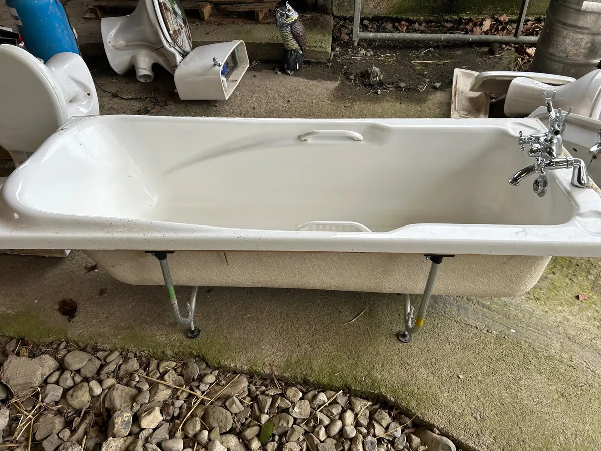 Bathroom parts - Image 2