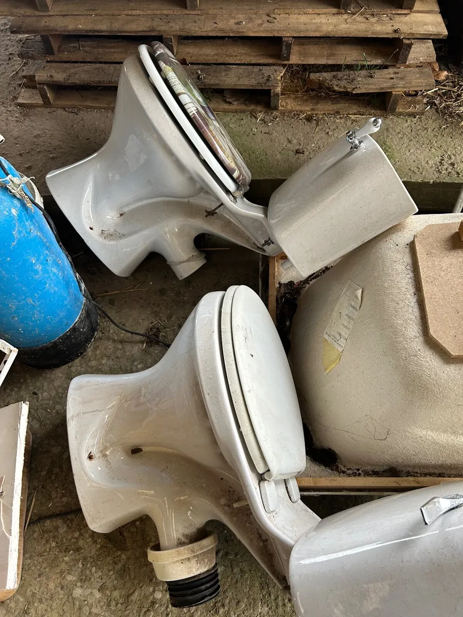 Bathroom parts - Image 4