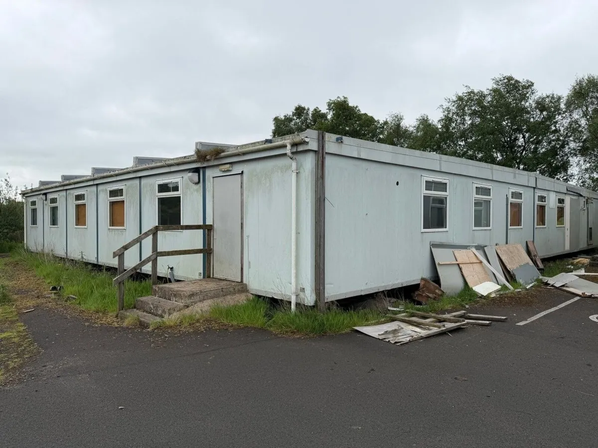 APPROX 85ft x 68ft 12 SECTION MODULAR BUILDING - Image 2
