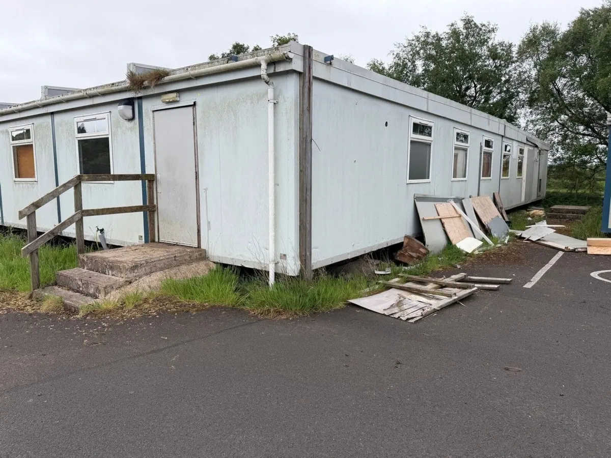 APPROX 85ft x 68ft 12 SECTION MODULAR BUILDING - Image 3