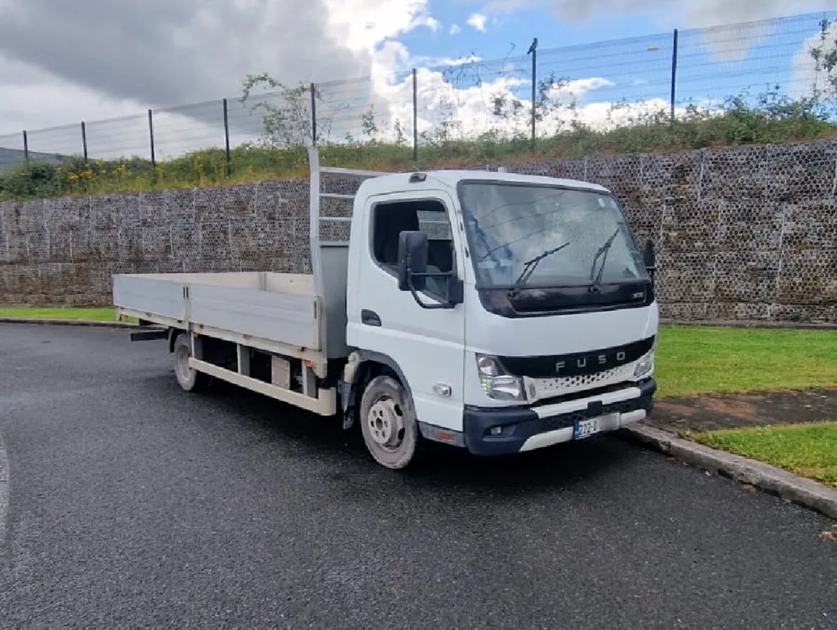 2022 Mitsubishi FUSO Canter Flatbed - Image 4