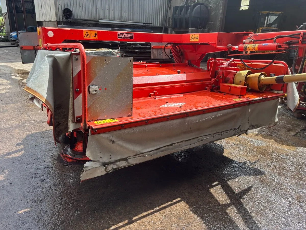 Kuhn FC250G Mower - Image 2