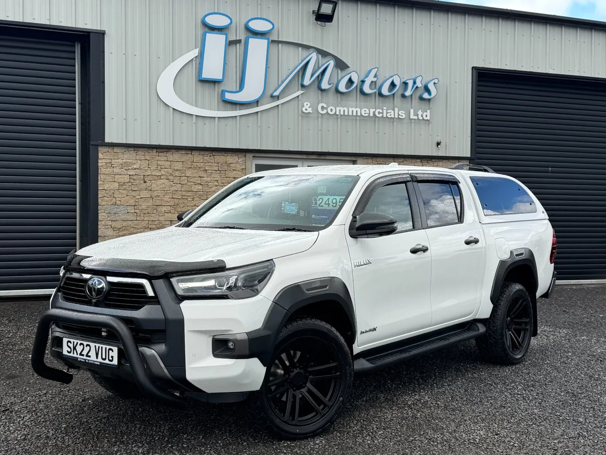 '22 TOYOTA HILUX 2.8 D-4D INVINCIBLE X 4WD - Image 3