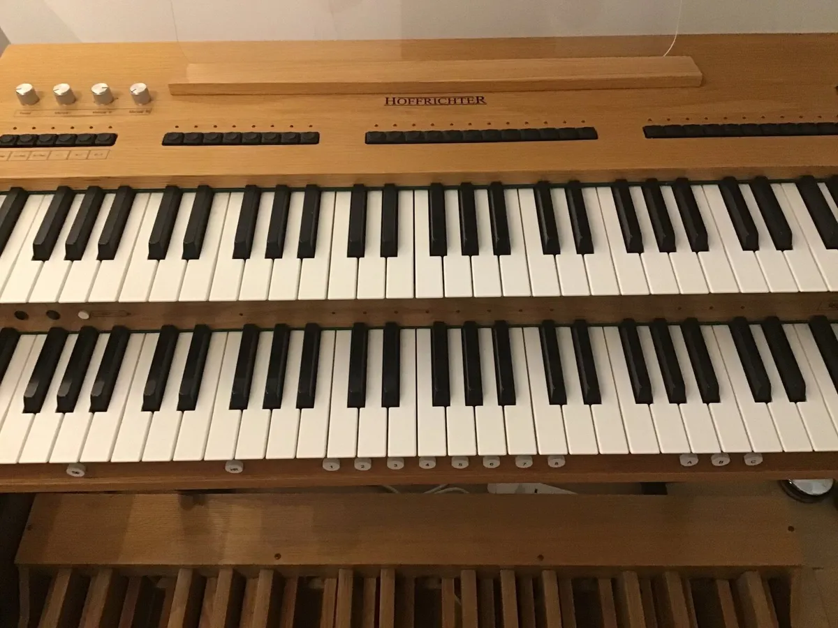 Hoffrichter MS2-H midi Organ with pedals and bench - Image 3