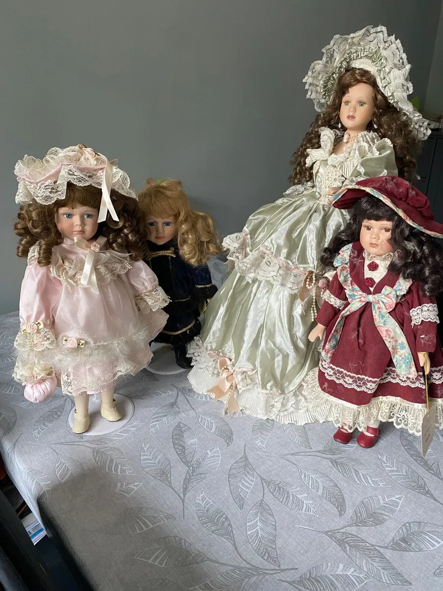 Porcelain dolls - Image 1