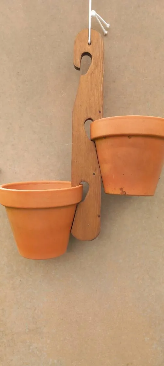 Terracotta Pots with hanger - Image 1