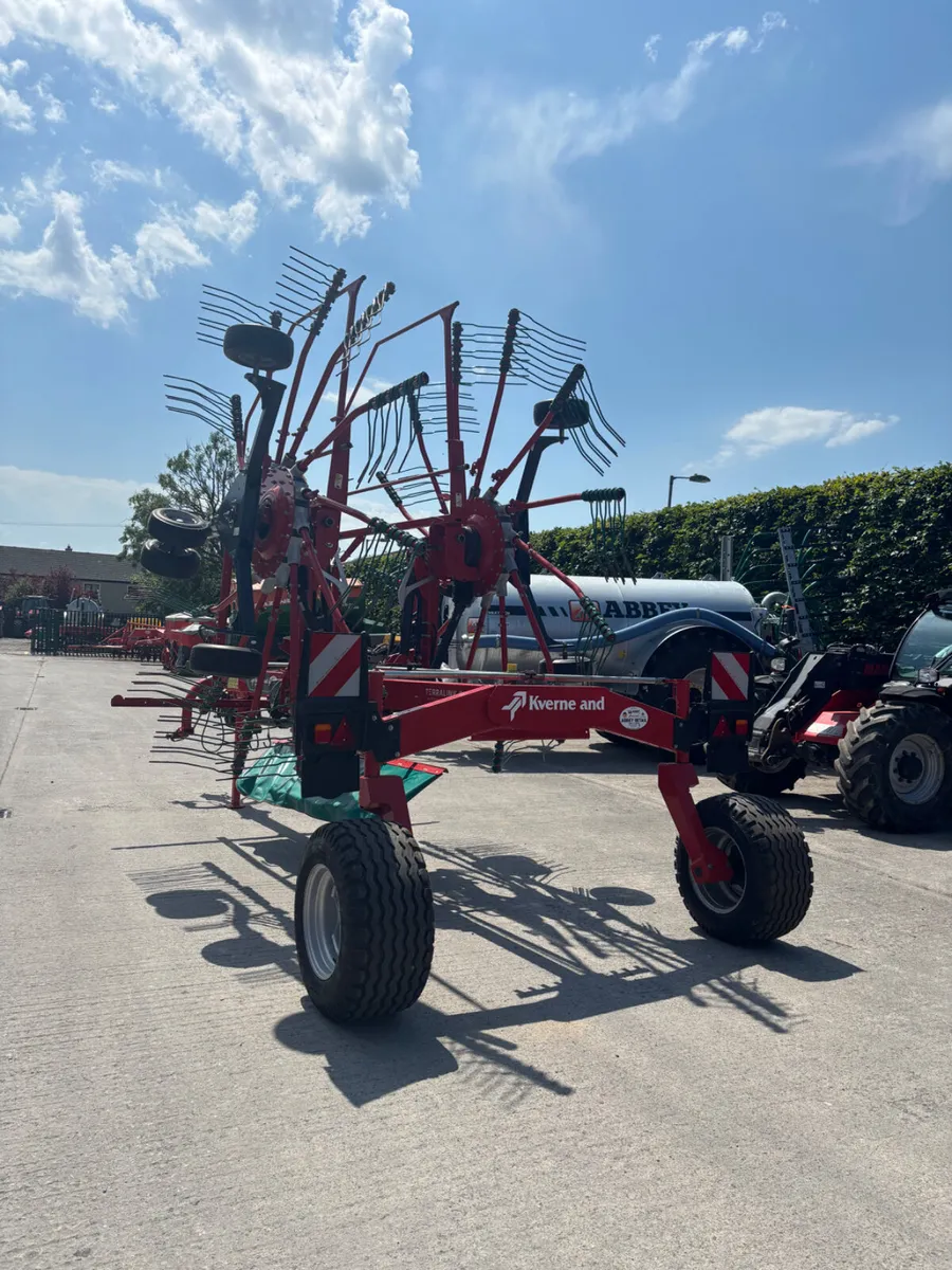 Kverneland 9580C Rake - Image 1