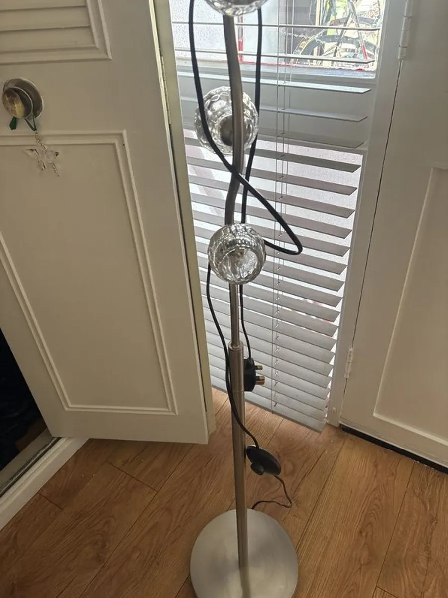 chrome floor lamp - Image 1