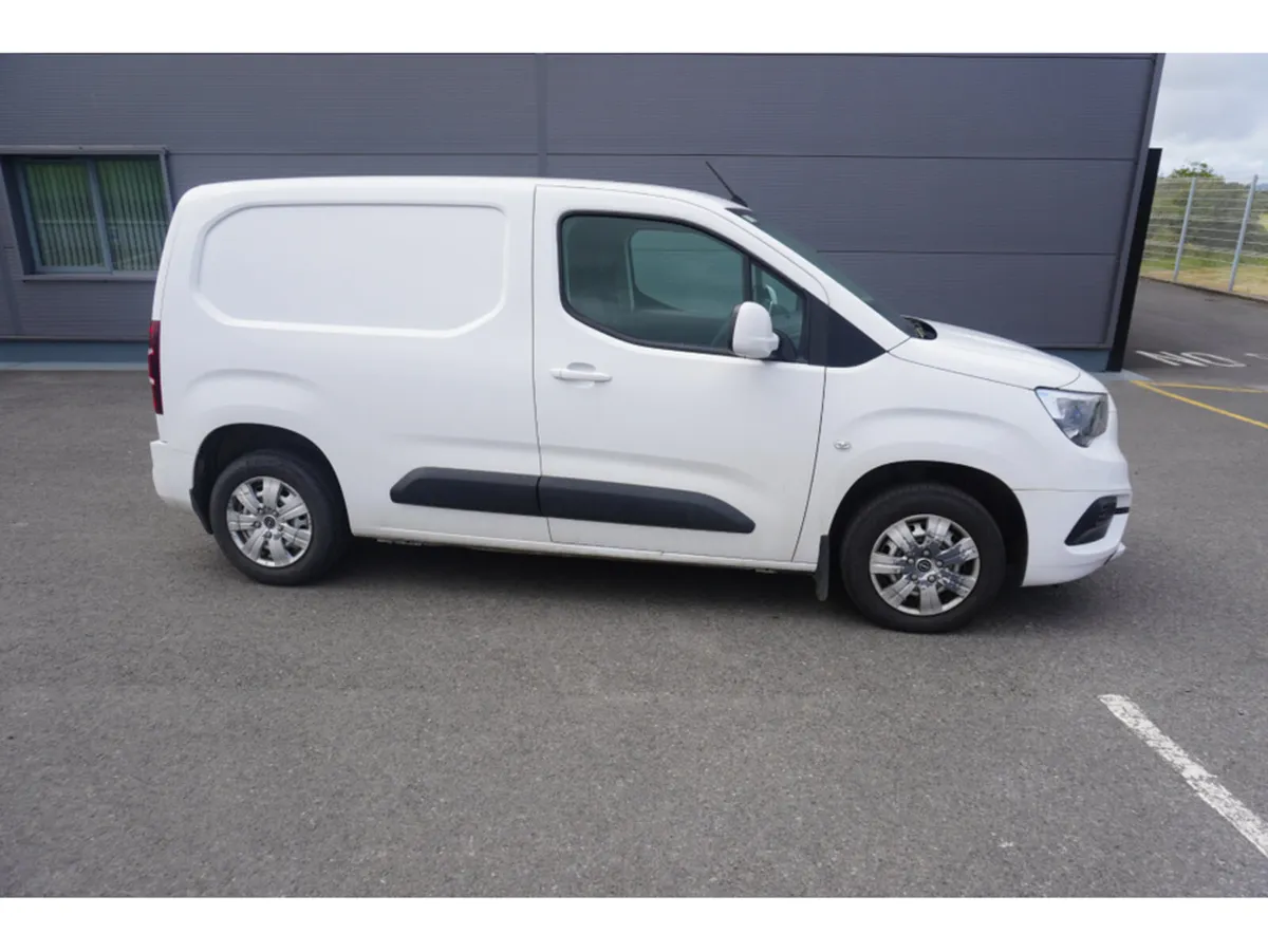 Opel Combo KOMF L1H1-1.5 100PS D 3DR KOMFORT TRIM - Image 3