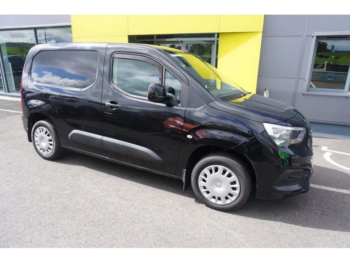Opel Combo MY21-SPRT-L1H1-1.5 100PS 100PSDSL-5S - Image 1