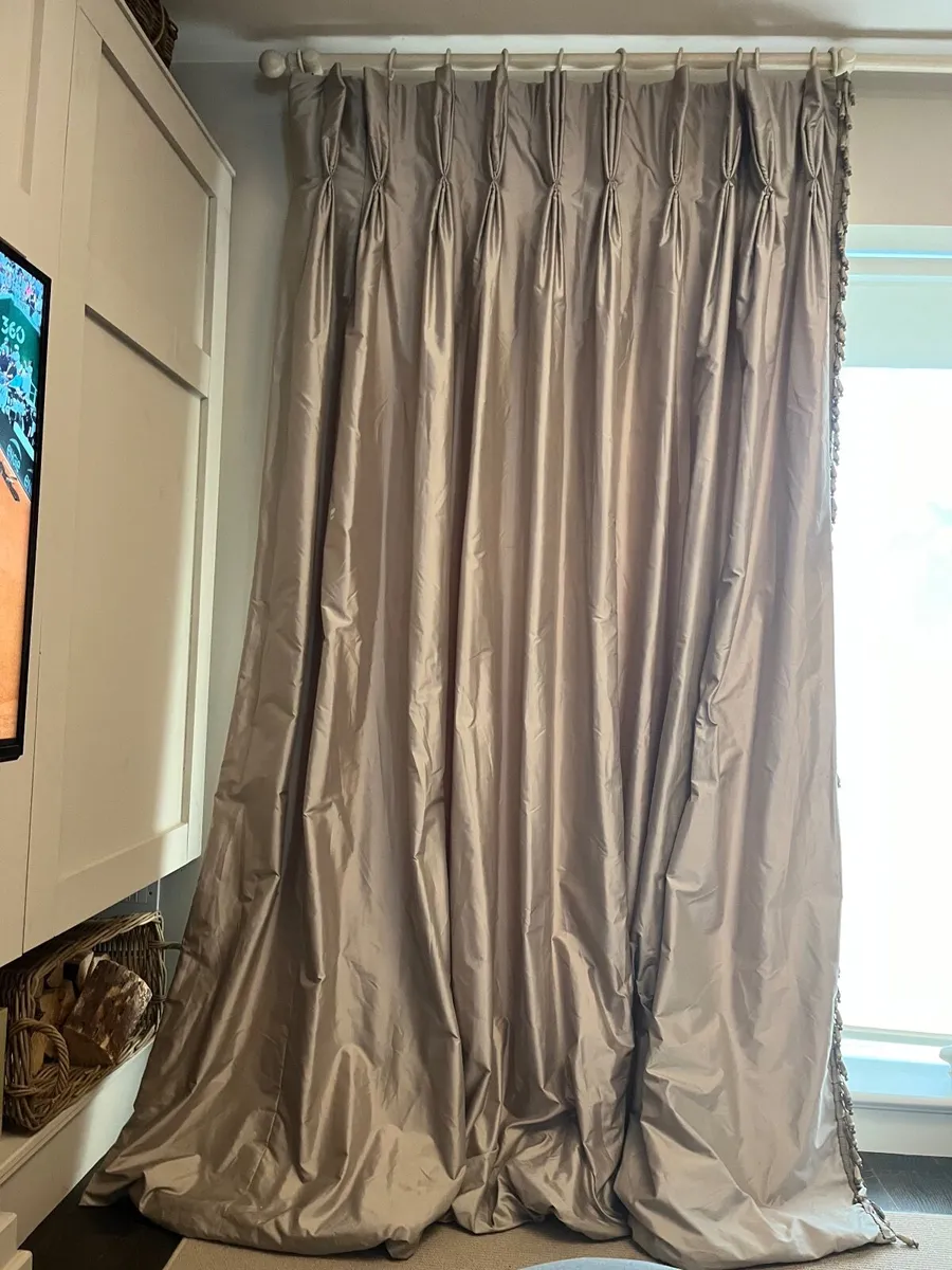 Curtains - Image 3