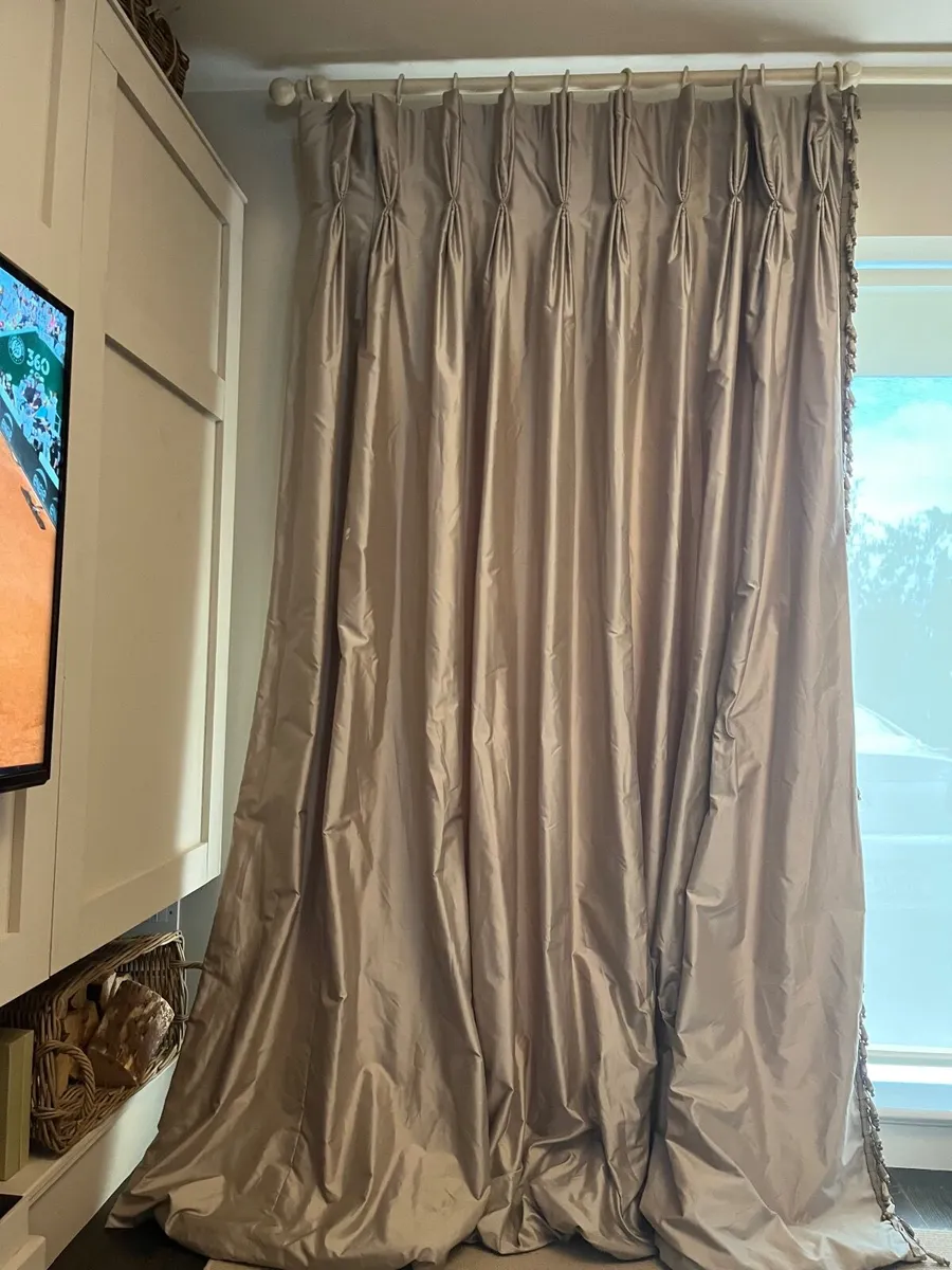 Curtains - Image 4