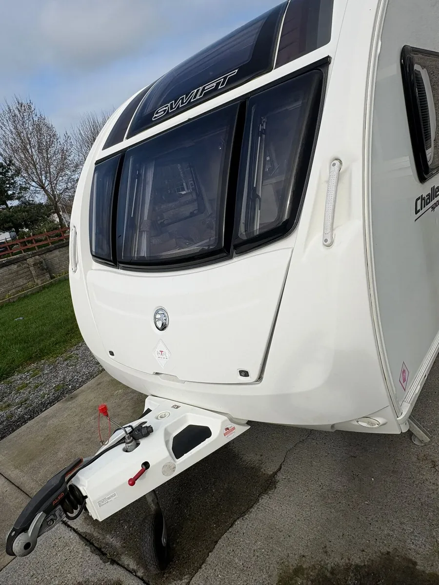 Swift  challenger sport with full air awning - Image 3