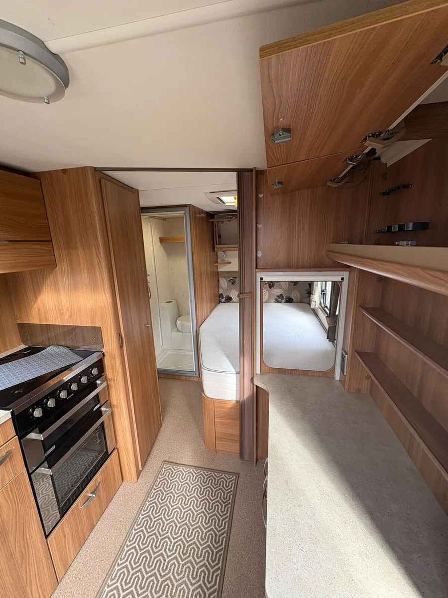 Swift  challenger sport with full air awning - Image 4