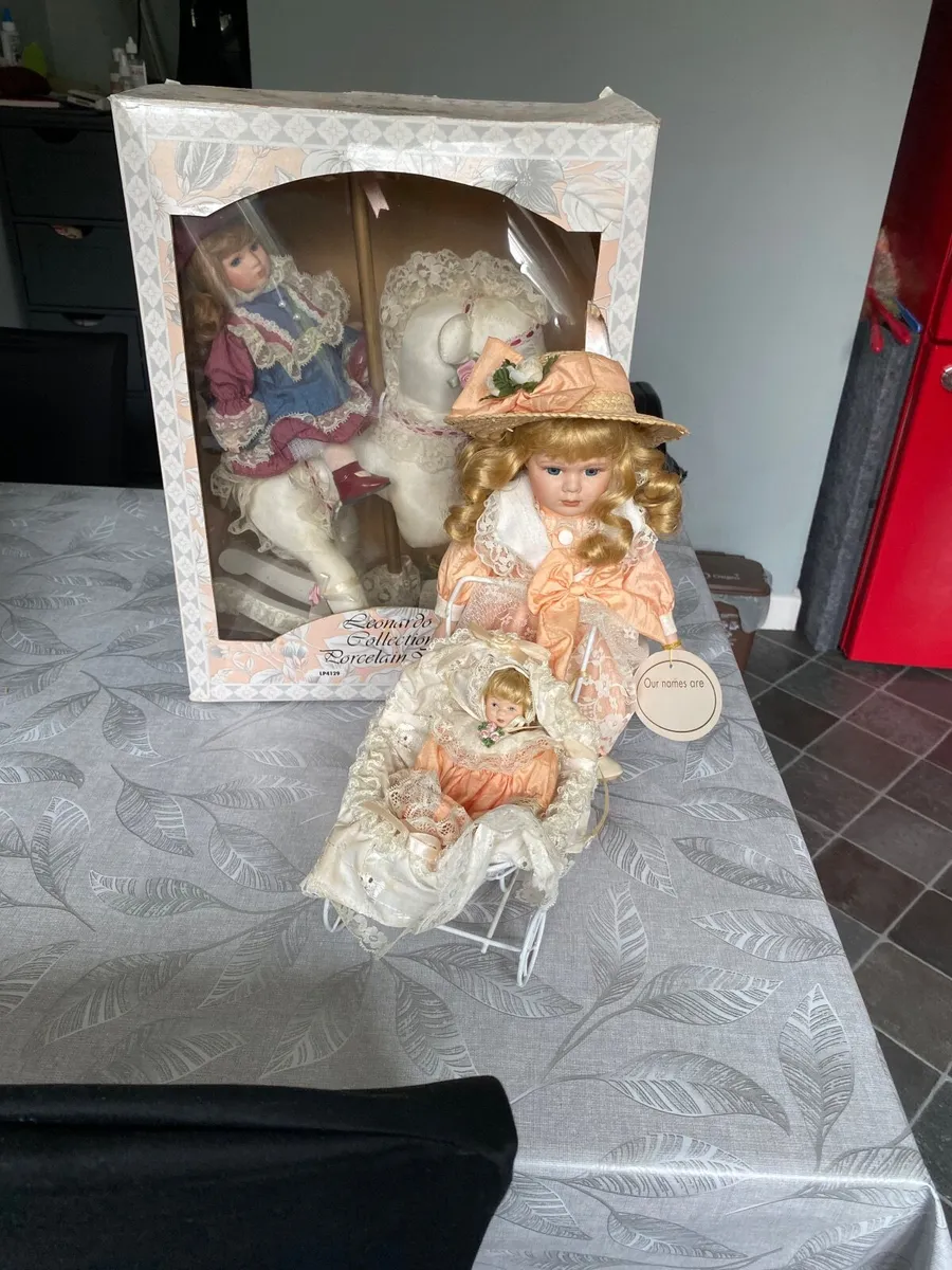 Porcelain dolls - Image 1